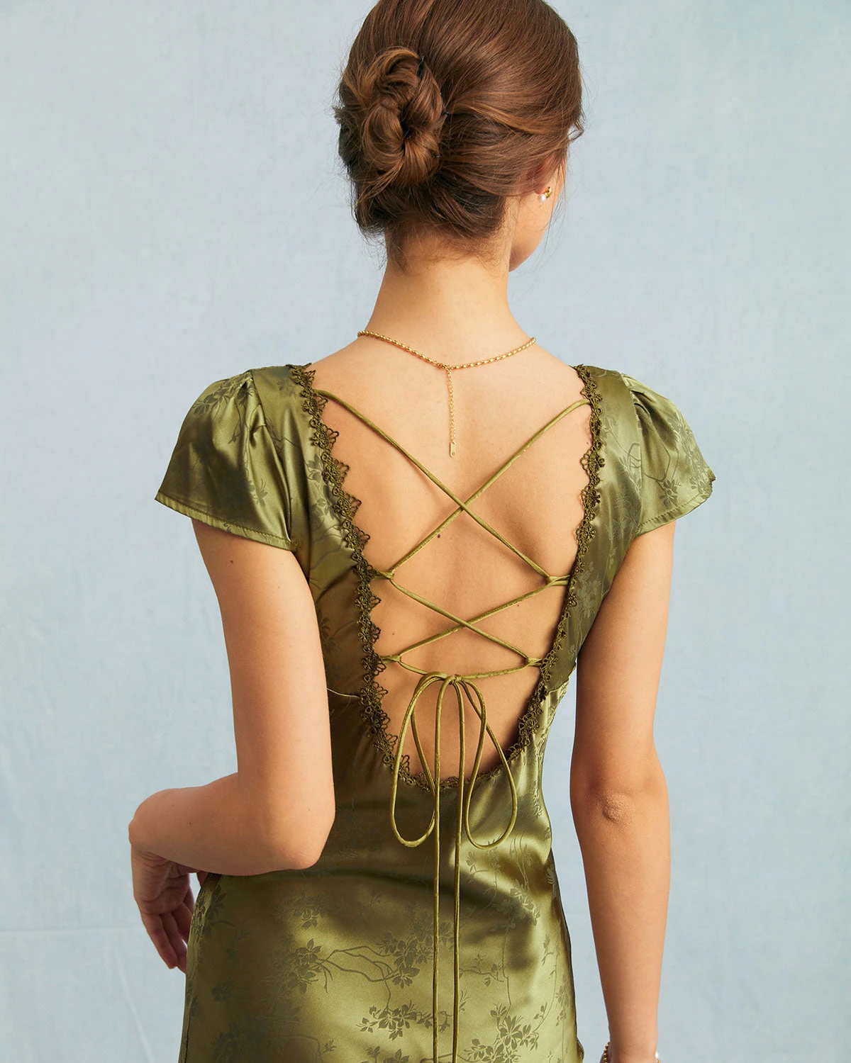 The Green Jacquard Cap Sleeve Satin Midi Dress - Image 4