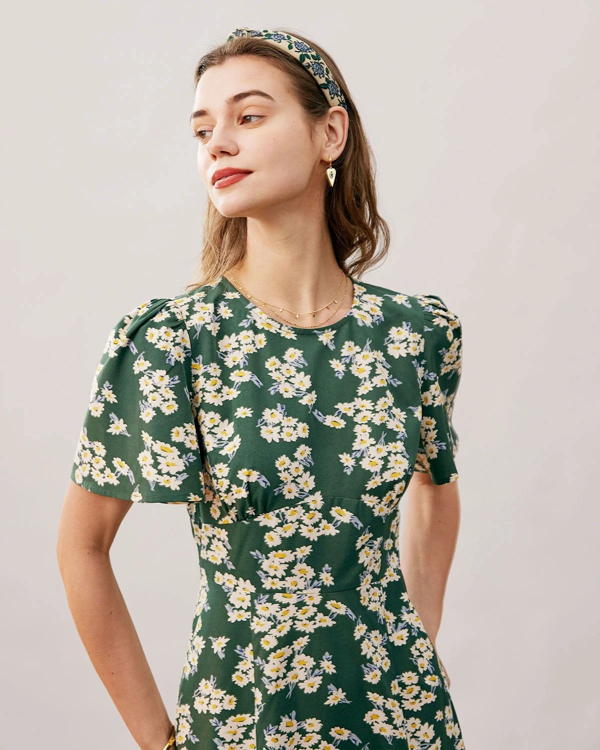 The Green Round Neck Short Sleeve Floral Midi Dress - Image 2